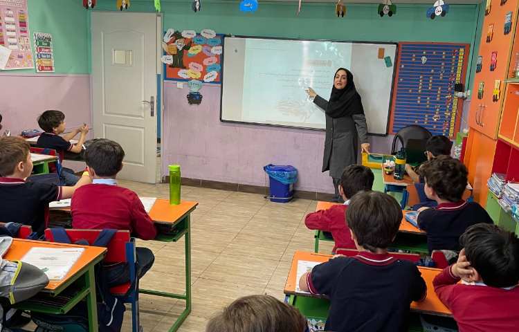 بازدید مدیر دبستان سرکار خانم کمالی از فعالیت های آموزشی 13