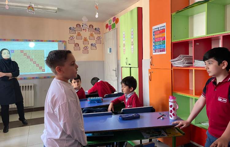 بازدید مدیر دبستان سرکار خانم کمالی از فعالیت های آموزشی 15