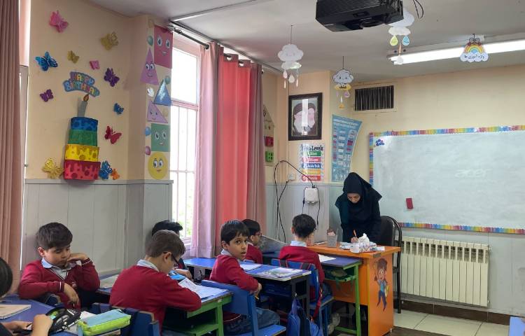 بازدید مدیر دبستان سرکار خانم کمالی از فعالیت های آموزشی 18