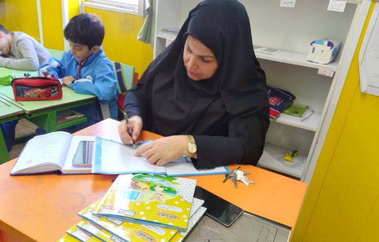 :بازدید مدیر، معاون آموزشی و سوپروایزر زبان از روند آموزش کلاس ها 7