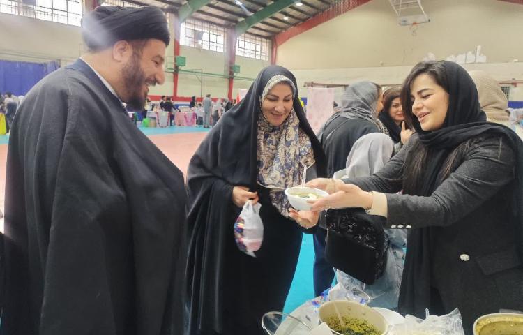 بازدید مسئولین منطقه و ستاد از بازارچه خیریه