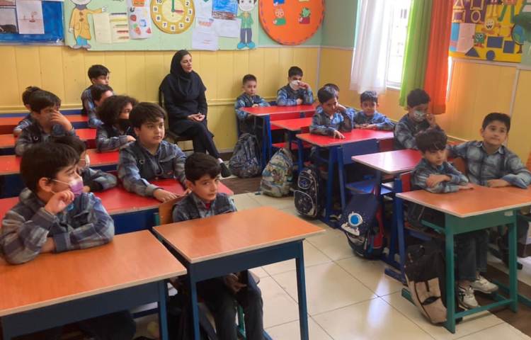 :بازدید مسئول آموزش مرکز علوی از روند فعالیت های آموزشی کلاس های پایه و فوق برنامه 5