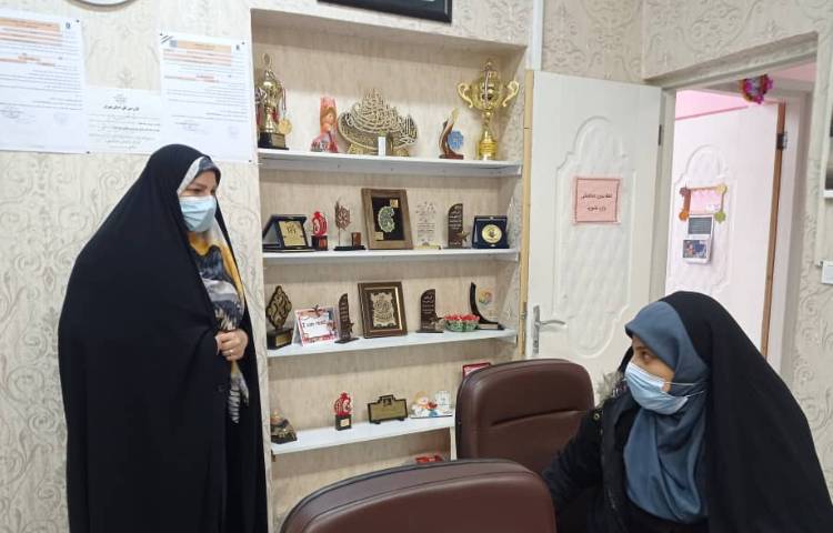 بازدید مسئول بهداشت سرکار خانم قرائی از دبستان 2