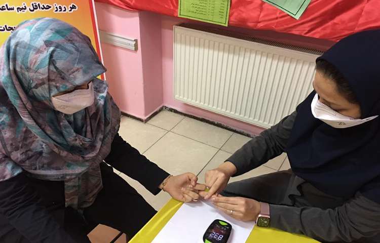 بازدید مسئول بهداشت سرکار خانم قرائی از دبستان 9