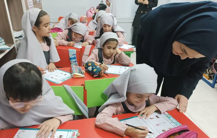 بازدید معاون آموزشی از برگزاری سنجش 7