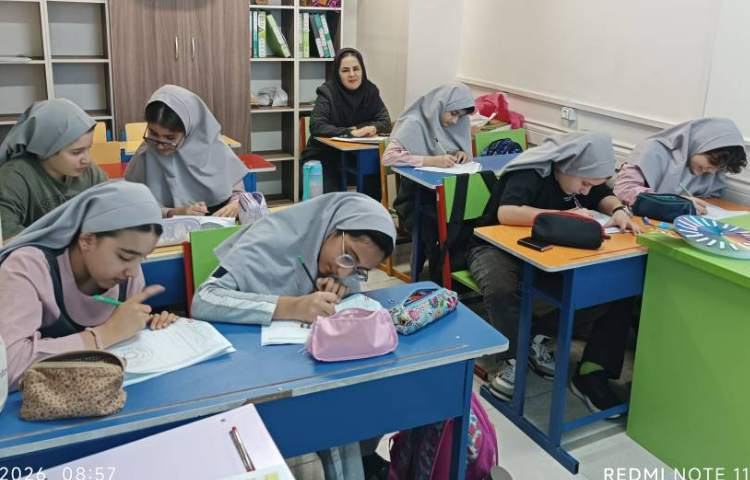 بازدید معاون آموزشی از برگزاری کلاس های کلوپ تکه های یخ، خنده های ریز 1