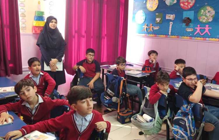 بازدید معاون آموزشی از روند آموزش