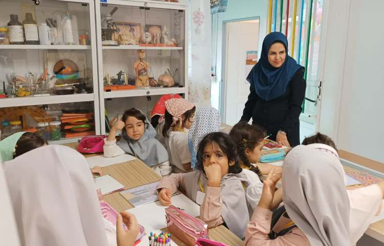 بازدید معاون آموزشی از کلاسها 8