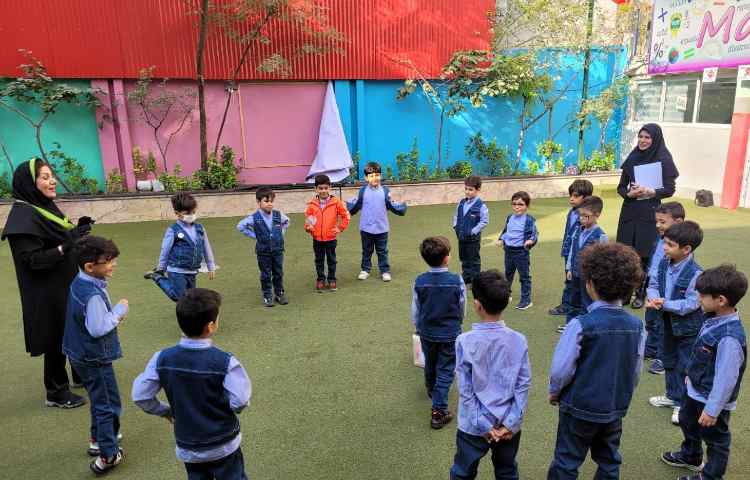 بازدید معاون آموزشی و سوپروایزر زبان از روند آموزش 6