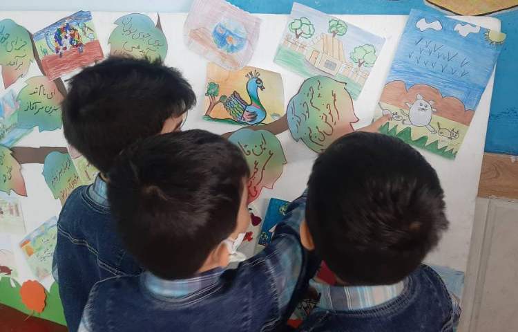 :بازدید نوآموزان پیش دبستانی از نمایشگاه دست سازه ها 7