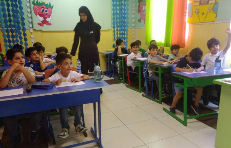 : بازدید کلاسی معاون آموزشی و سوپروایز زبان از روند آموزش در تابستان 1