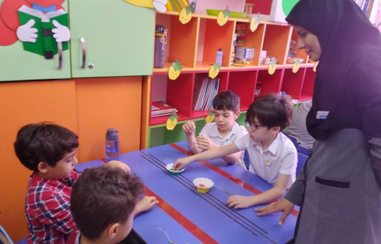 : بازدید کلاسی معاون آموزشی و سوپروایز زبان از روند آموزش در تابستان 3