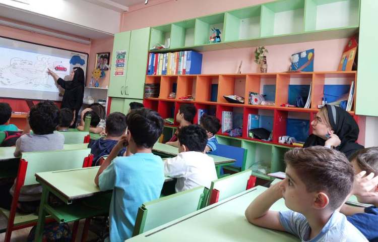 : بازدید کلاسی معاون آموزشی و سوپروایز زبان از روند آموزش در تابستان 8