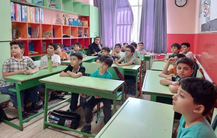 : بازدید کلاسی معاون آموزشی و سوپروایز زبان از روند آموزش در تابستان 9