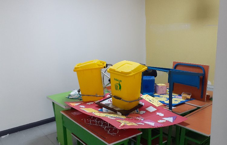 بازسازی وتعمیرات مدرسه 3