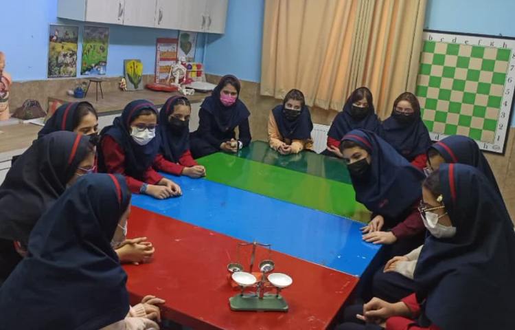 بازید از آزمایشگاه مدرسه 6