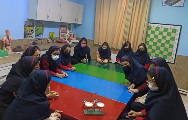 بازید از آزمایشگاه مدرسه 6