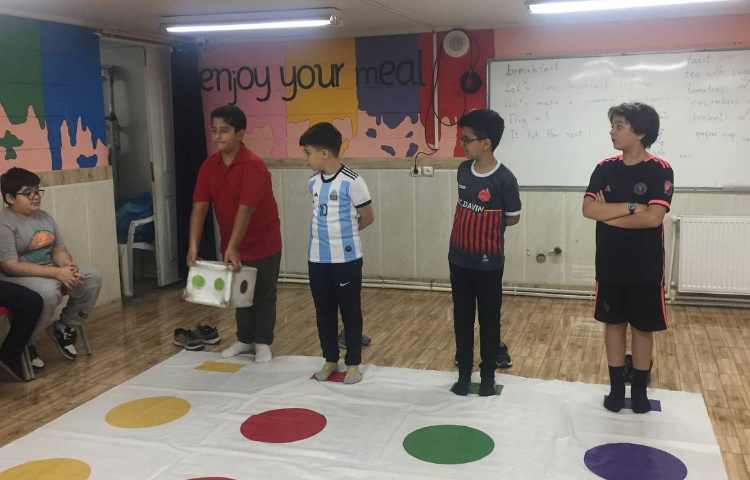 بازی اطلاعات عمومی با تاس و صفحه 1