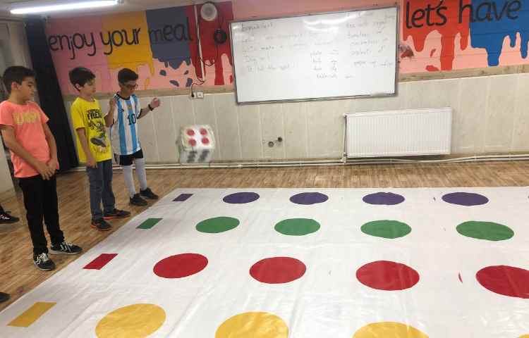 بازی اطلاعات عمومی با تاس و صفحه 4