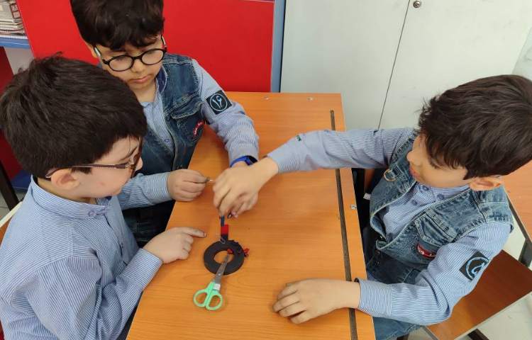 بازی با آهنربا برای درس علوم 2