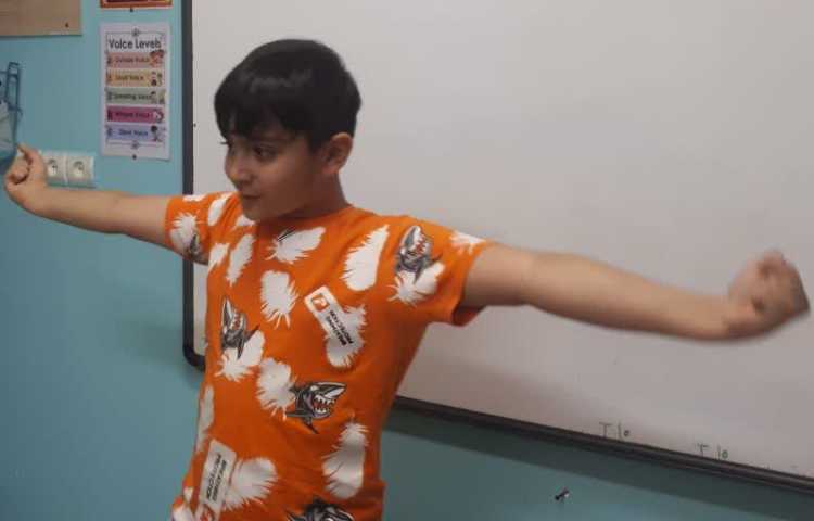 بازی با احساسات کلاس زبان زرافه 1