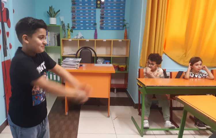 بازی با احساسات کلاس زبان زرافه