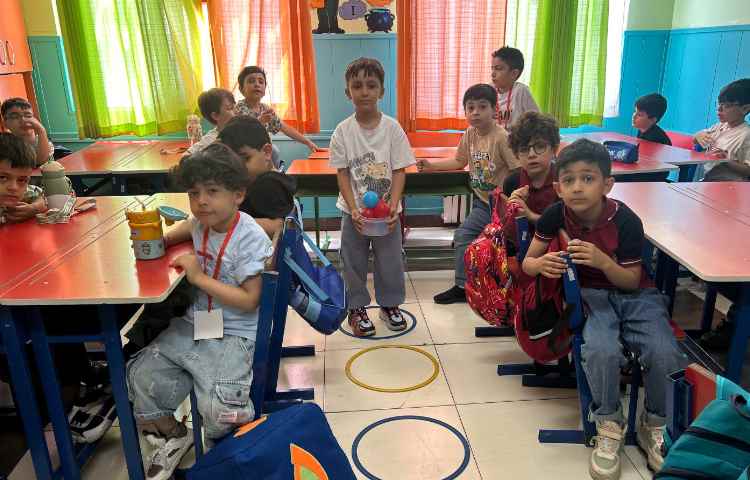 بازی با توپ و حلقه جهت افزایش دقت و تمرکز و تثبیت یادگیری اعداد 1