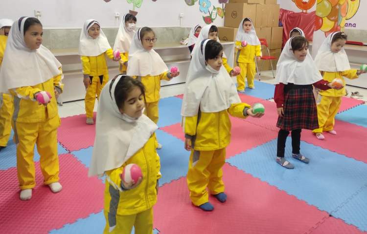 بازی با توپ 1