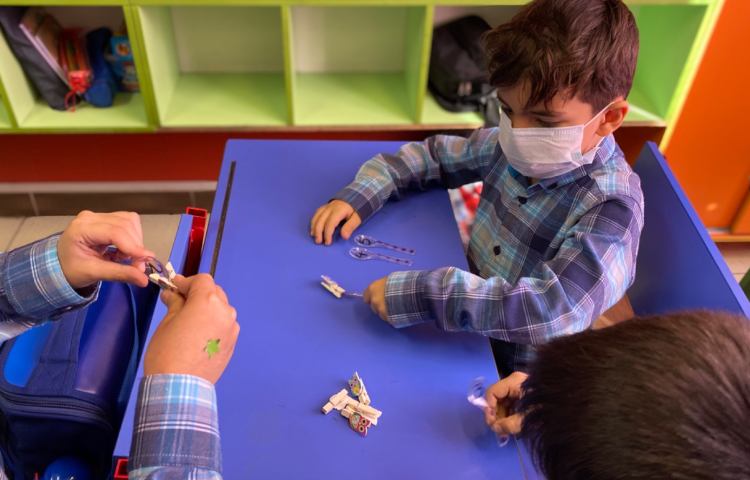 :بازی با حروف و کلمه سازی، کلاس سیب 1