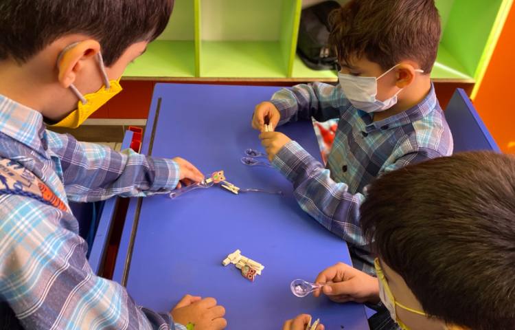 :بازی با حروف و کلمه سازی، کلاس سیب 7