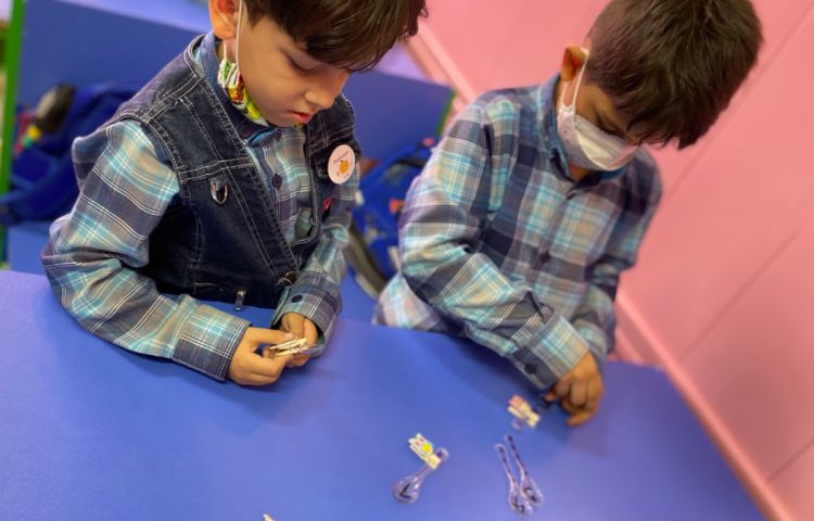 :بازی با حروف و کلمه سازی، کلاس سیب 9