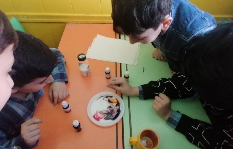 :بازی با رنگ ها، کلاس زمین 3