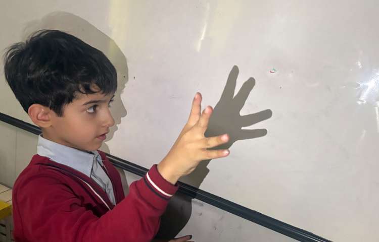 بازی با سایه و مرور اعداد 8