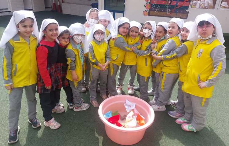 بازی با قایق های کاغذی 1