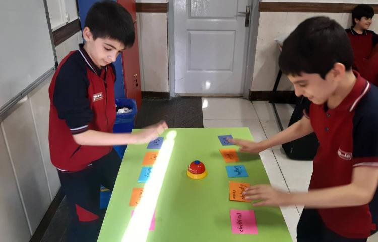 بازی با لغات کتاب Science 5