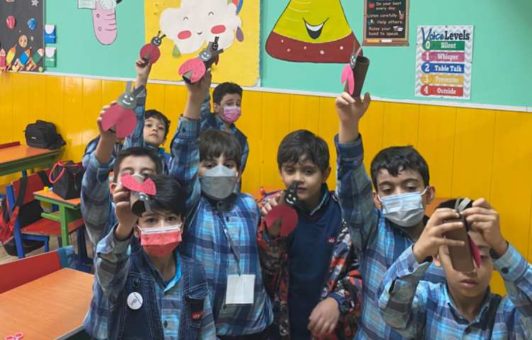 :بازی با کاردستی کفشدوزک، کلاس فضانوردان 3