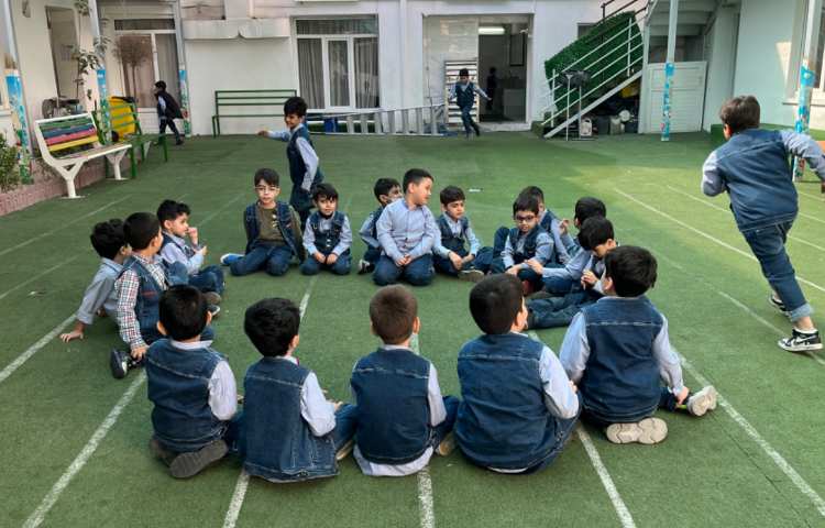 بازی با کاپ جهت هماهنگی گوش و دست ؛تقویت قدرت عمل و عکس العمل اجرا شد