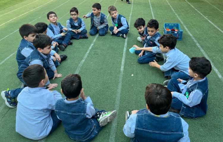 بازی با کاپ جهت هماهنگی گوش و دست ؛تقویت قدرت عمل و عکس العمل اجرا شد 2