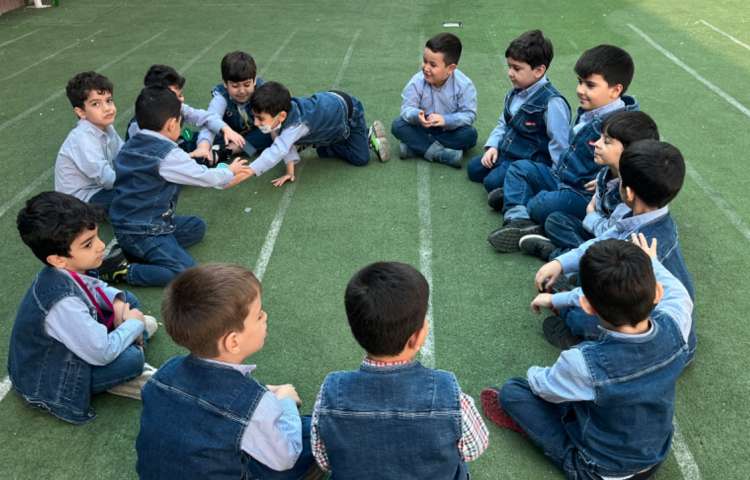 بازی با کاپ جهت هماهنگی گوش و دست ؛تقویت قدرت عمل و عکس العمل اجرا شد 3