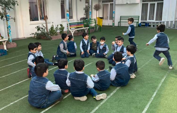 بازی با کاپ جهت هماهنگی گوش و دست ؛تقویت قدرت عمل و عکس العمل اجرا شد 6