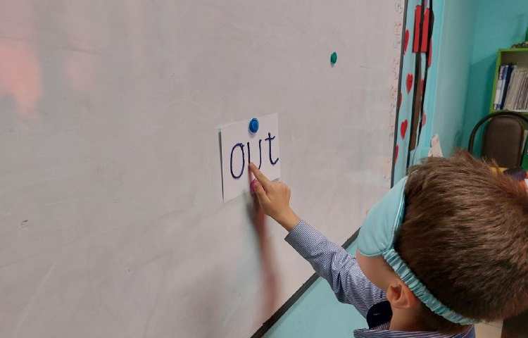 بازی برای تمرین‌و تکرار شیوه نوشتن حروف 3