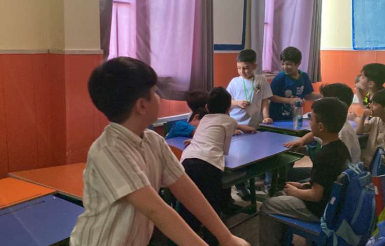 بازی pass the bomb برای معرفی خود 2