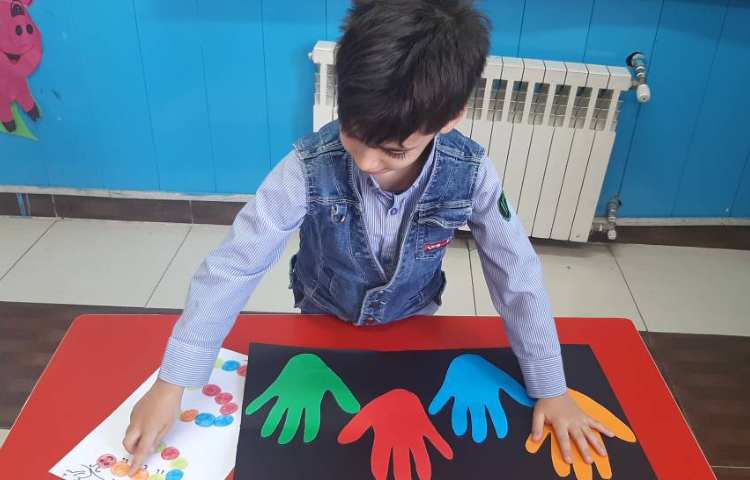 بازی بسیار هیجان انگیز هزارپا رنگارنگ به همراه گلهای نازنینم 3