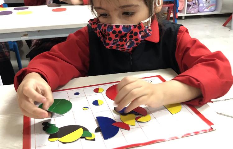 بازی تشخیص اشکال مشابه