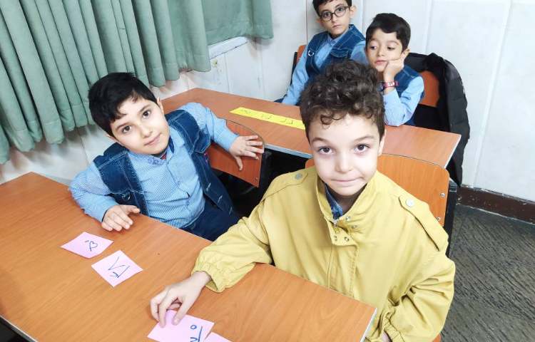 بازی تشخیص تقریب با کارت به صورت گروهی / زنگ ریاضی 2