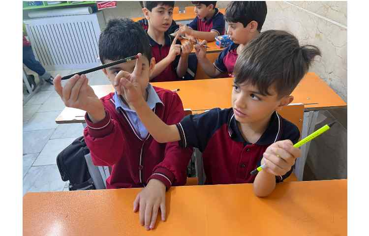 بازی تعادلی با مداد جهت تقویت دقت و تمرکز و دستورزی 3