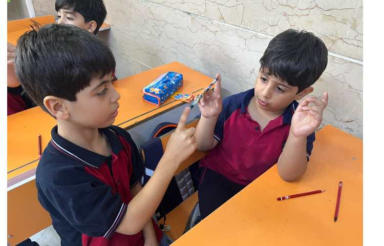 بازی تعادلی با مداد جهت تقویت دقت و تمرکز و دستورزی 4
