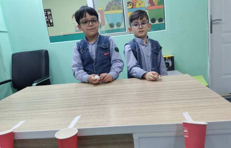 بازی تمرکزی توپ و لیوان جهت افزایش تمرکز و دقت 2