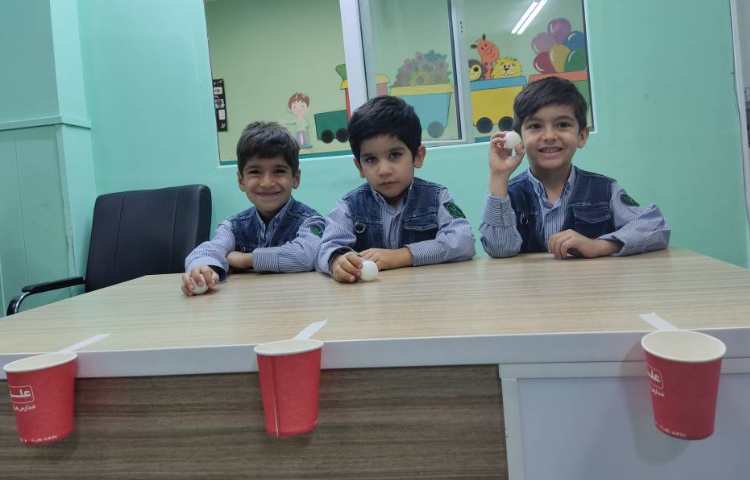 بازی تمرکزی توپ و لیوان جهت افزایش تمرکز و دقت 4