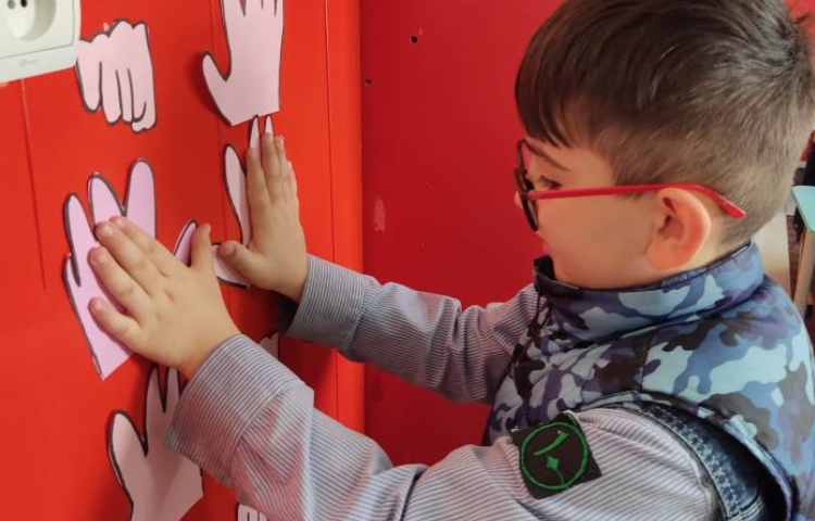 بازی تمرکزی جهت شناخت دست چپ و راست 1